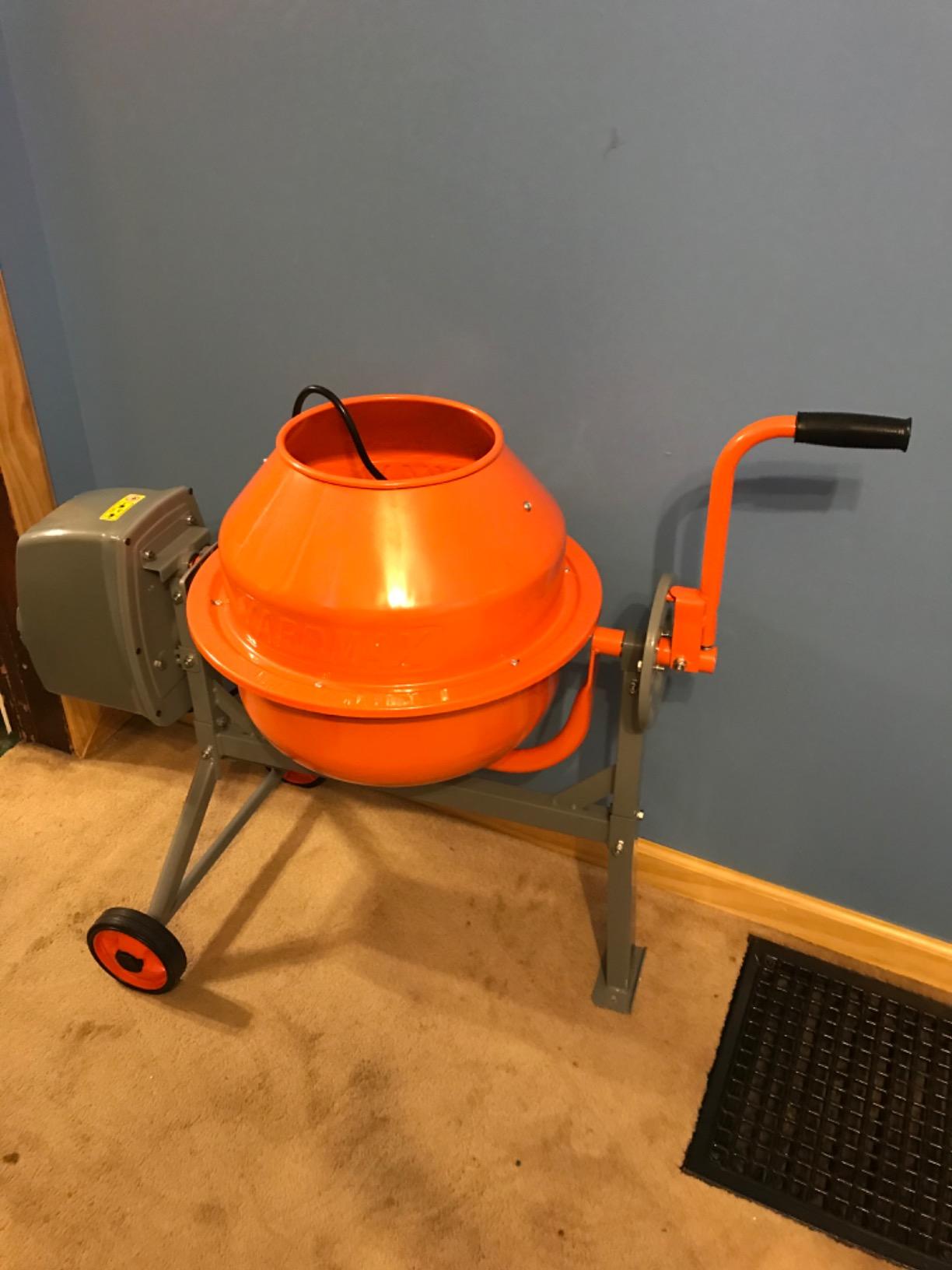 YARDMAX YM0115 4.0 Cu. Ft. Concrete Mixer.