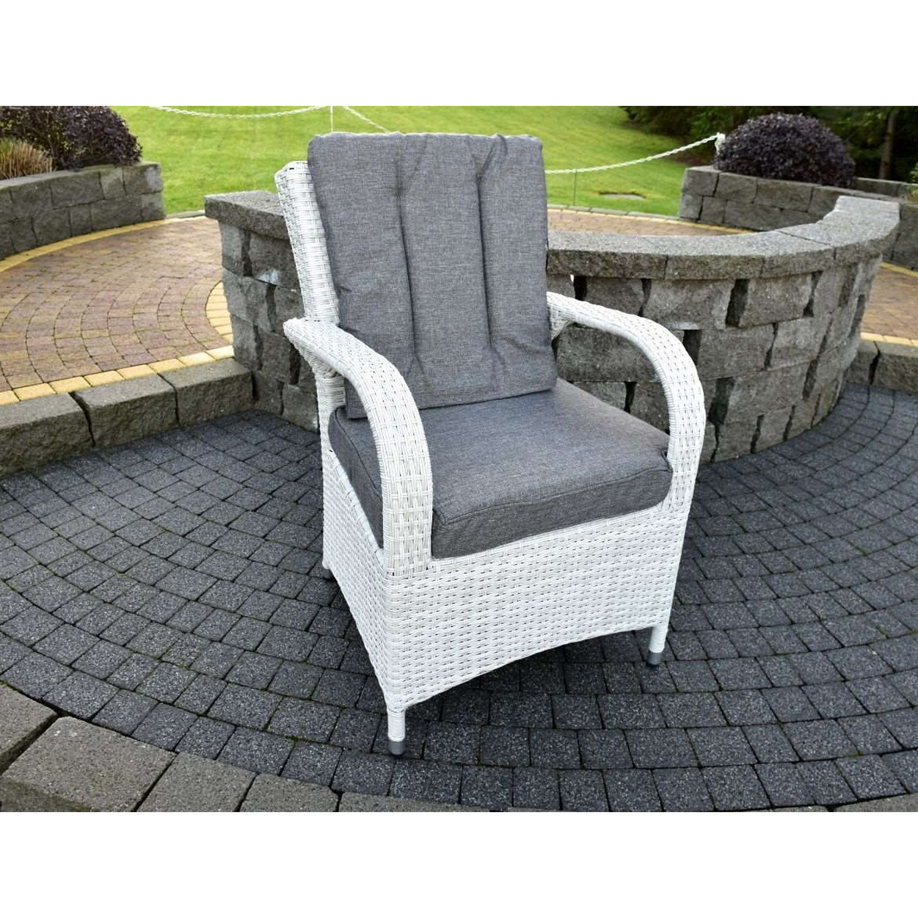 Treviso rectangular table with two 2-seater sofas and 2 chairs